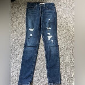 Levi 311 distressed shaping skinny 26/size 2
